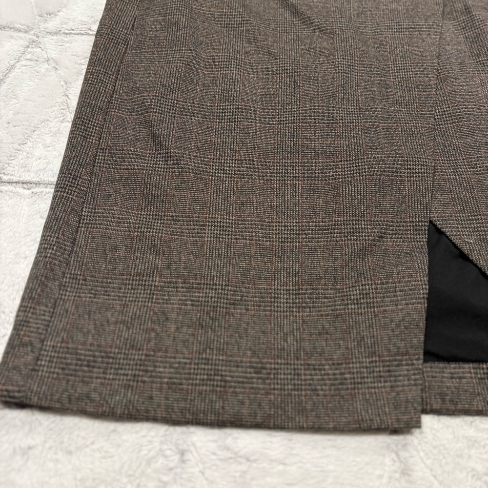 Banana Republic Brown plaid wrap skirt with asymmetric front Slit button detail - Picture 2 of 7